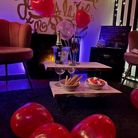Bed & Breakfast Loveroom34